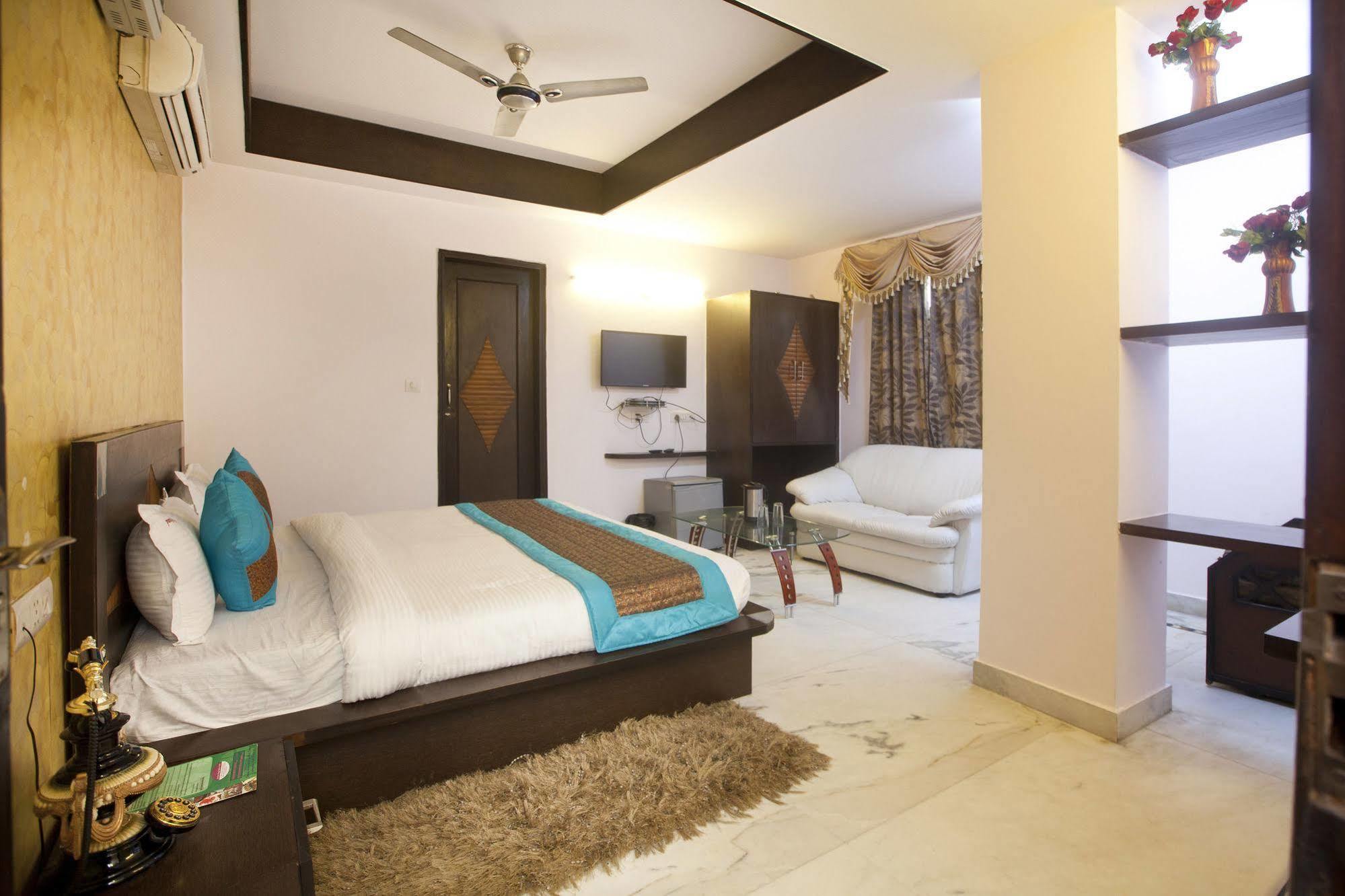 Hotel Ananda เดลี ภายนอก รูปภาพ